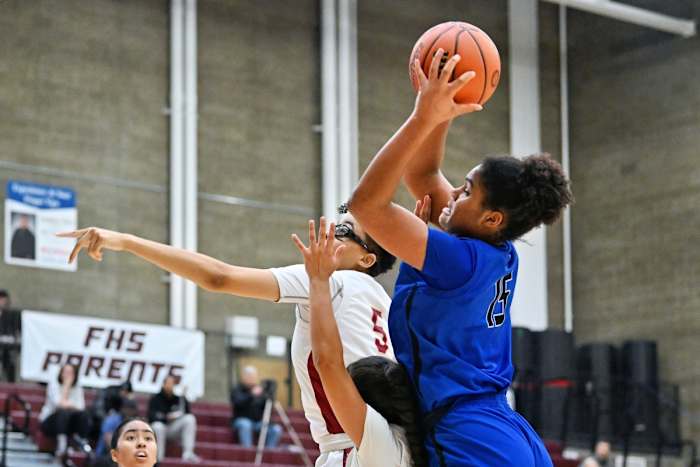 a South Medford Mission Hills girls basketball Oregon POA Holiday Classic December 30 2023 Leon Neuschwander 29